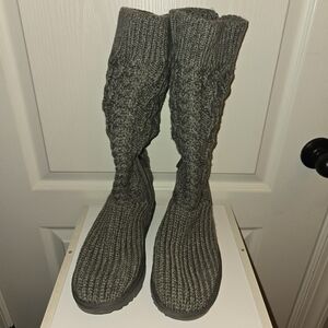 UGG Gray Knit Boots, sz 6 EUC • Authentic